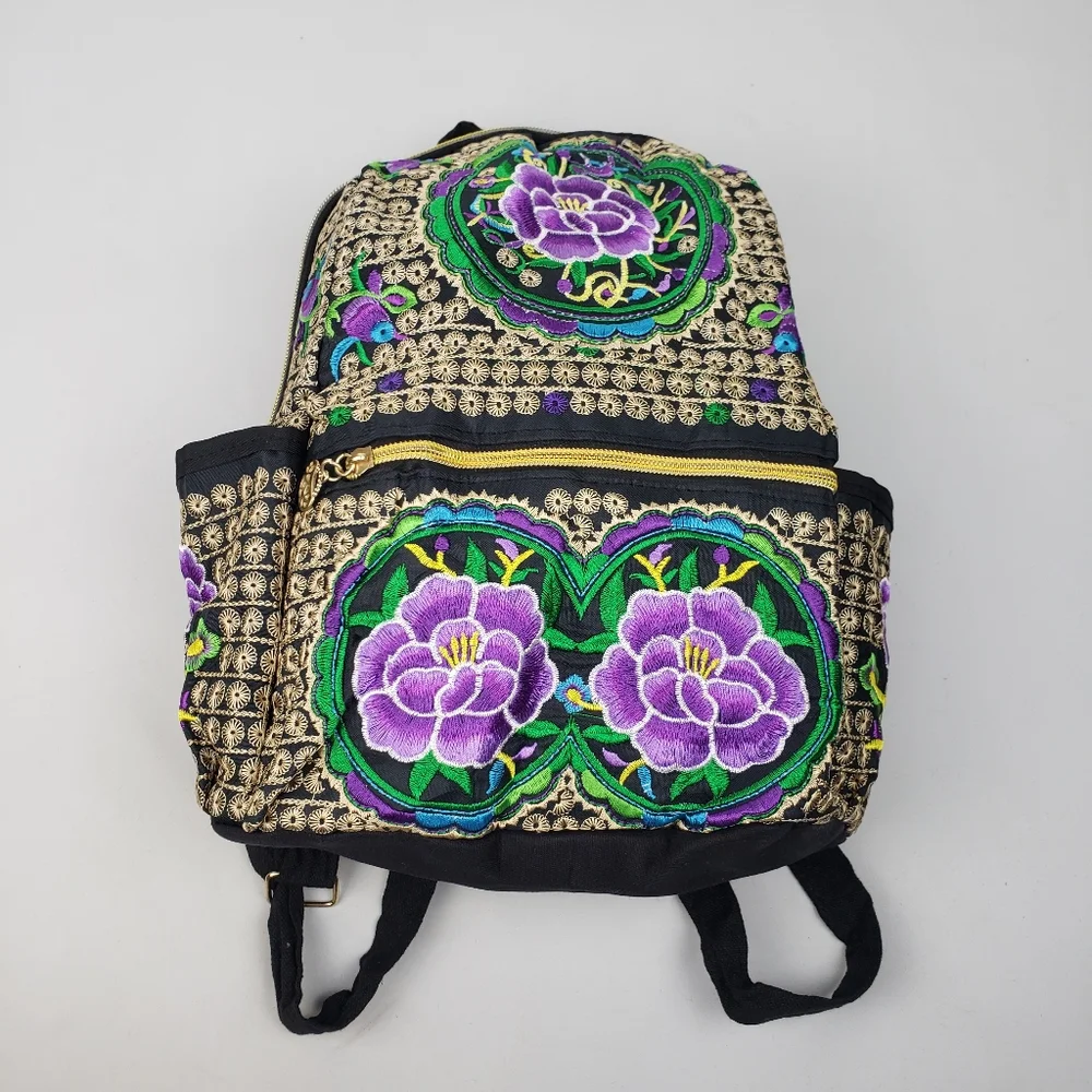 Embroidered floral Mexican Backpack NEW/ mochila Mexicana bordada‎ a mano nueva